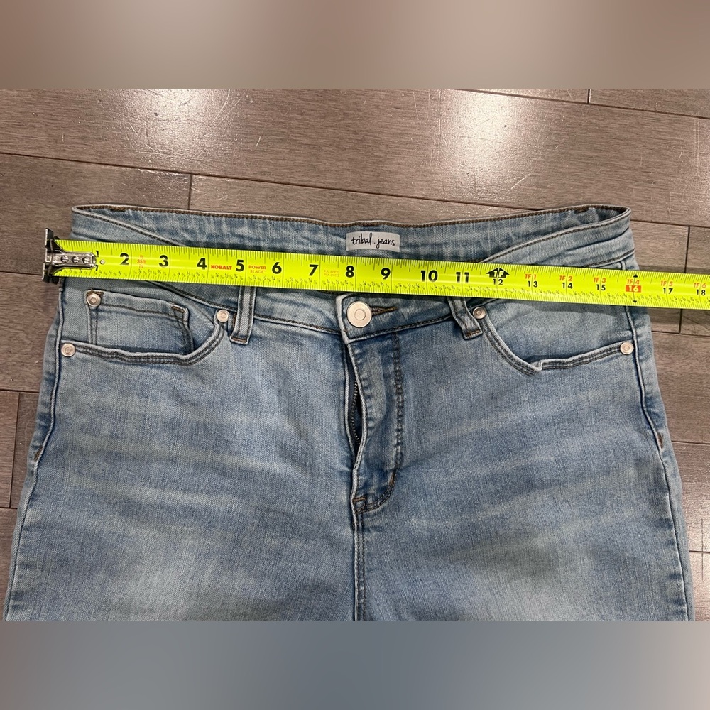 Tribal Jeans Women’s Light Wash Skinny Frayed Hem Stretch Denim, Size 10 - Picture 4 of 8